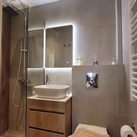 The Olive Nest - Cozy & Modern Apartmán